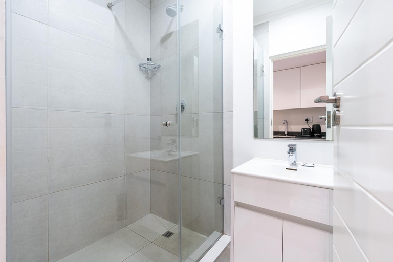 Bathroom 5, Newlands Peak Aparthotel by Totalstay, City of Cape Town