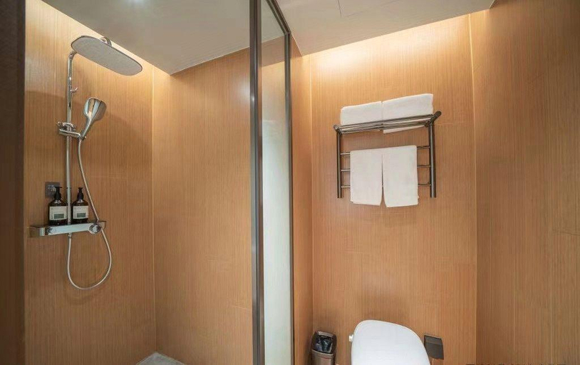Bathroom 4, Ji Hotel Daqing West Railway Station Wanda Plaza, Daqing
