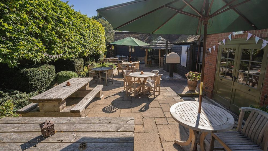 Others 5, The Peat Spade Inn, Hampshire