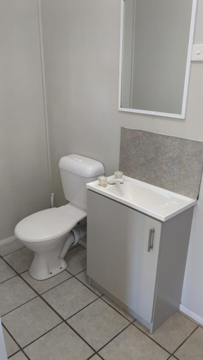 Bathroom, Blackall Caravan Park, Blackall