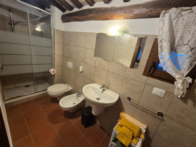 Bathroom 5, Casale Delle Stelle, Perugia