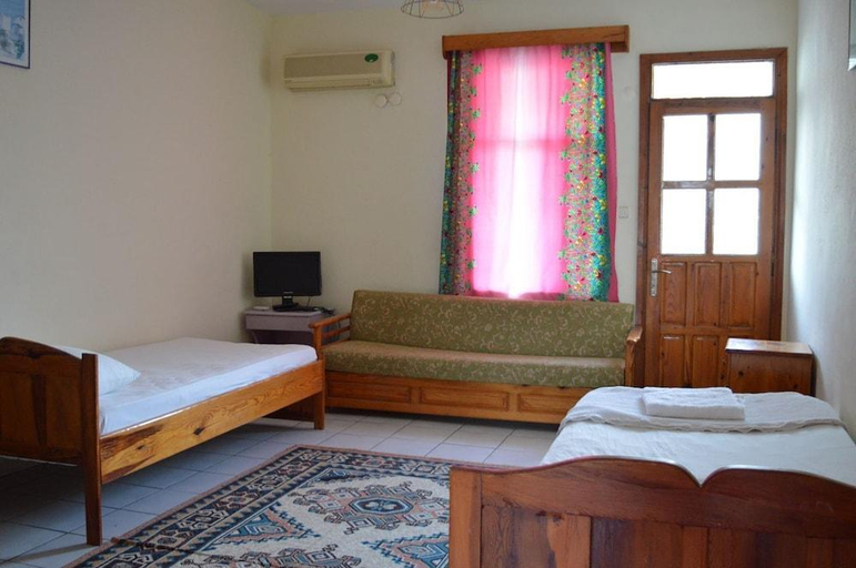 Bedroom 2, Erasmus Apart Hotel, Ortaca