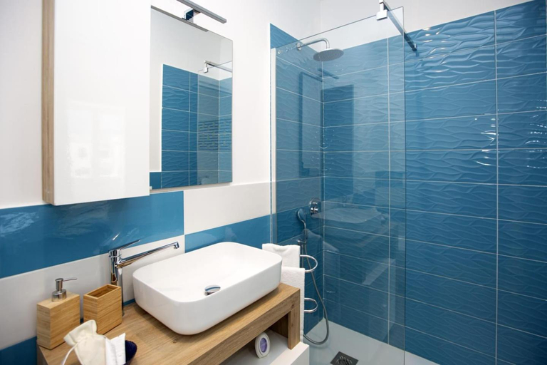 Bathroom 5, Byo Home, Napoli