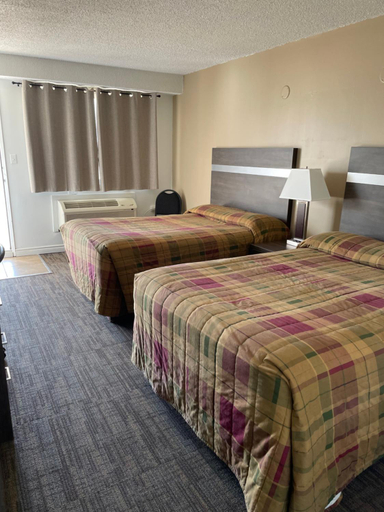 Bedroom 2, Hilltop Motor Inn, Division No. 12