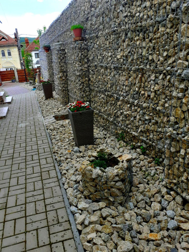 Others 3, Casuta cu Izvor, Calimanesti