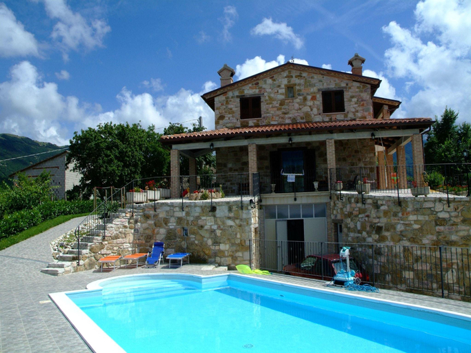 Sport & Beauty 2, Villa in Cagli with Pool  Scenic Trails, Pesaro E Urbino
