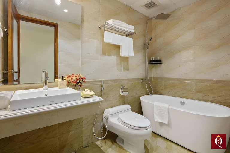 Bathroom 4, Splendid Premium Hotel, Hoàn Kiếm