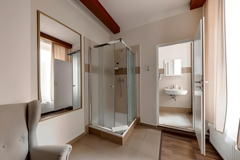 Bathroom 3, Koruna Hotel, Praha 1