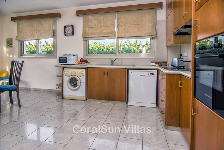 Others 4, Amazing Pool, Complete Privacy, Amenities and Beach nearby