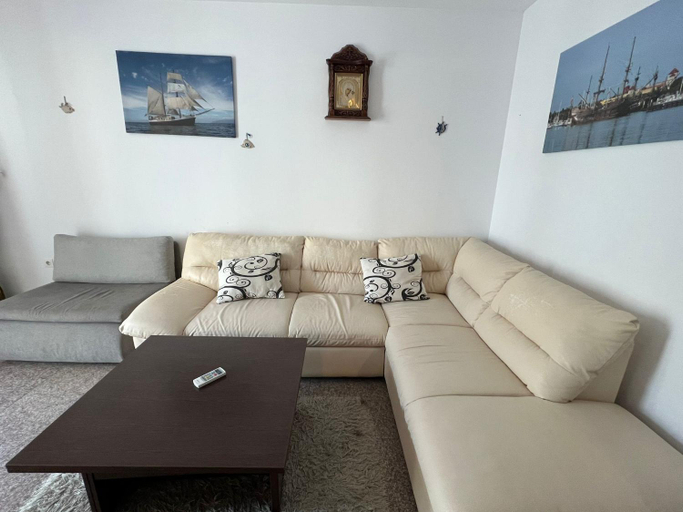 Others 3, Apartament Simona's Mackerel , Navodari