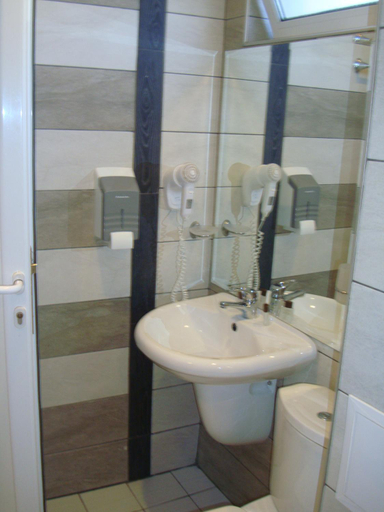 Bathroom 3, Guest House Lazur, Burgas