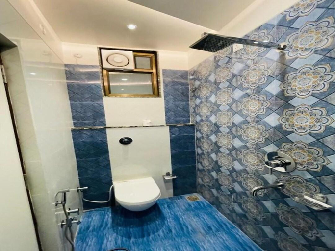 Bathroom 5, Hotel Singh Comfort Inn, Gorakhpur
