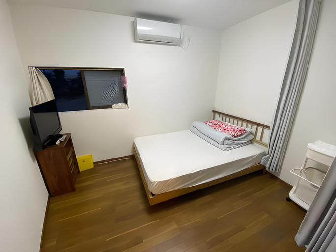 Bedroom 2, Shanshui House, Takashima