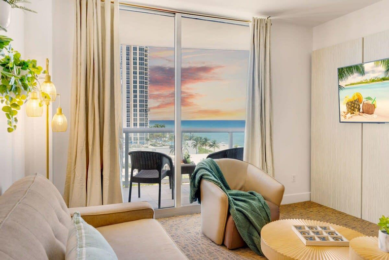 Others 4, Beachfront Resort|  Pool|  Ocean View Balcony+ Gym, Miami-Dade