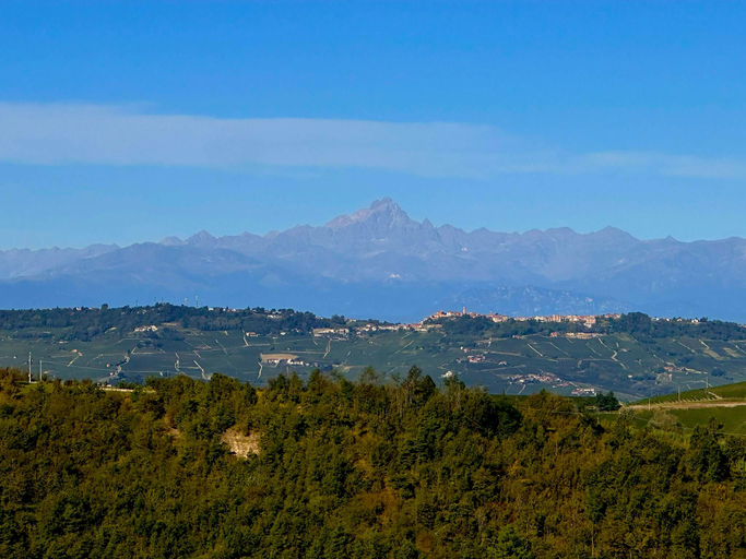 Others 5, B&B La fontana nelle Langhe, Cuneo