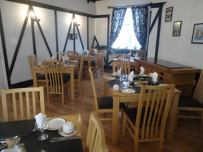Food & Drinks 4, Alandene, Blackpool