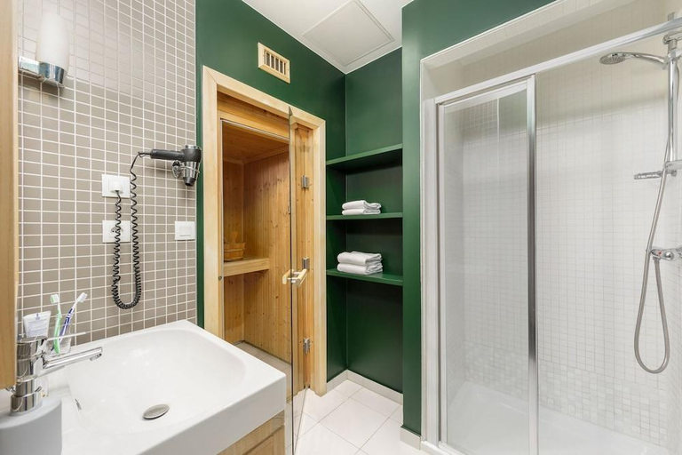 Bathroom 5, Center Parcs Les Hauts de Bruyeres, Loir-et-Cher