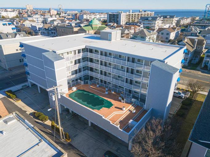 Others 3, Wesley Paradise ☆Chic 1BD + Private Balcony & Pool, Cape May