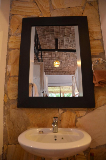 Bathroom 4, Honey Badger Lodge Moshi, Moshi Urban