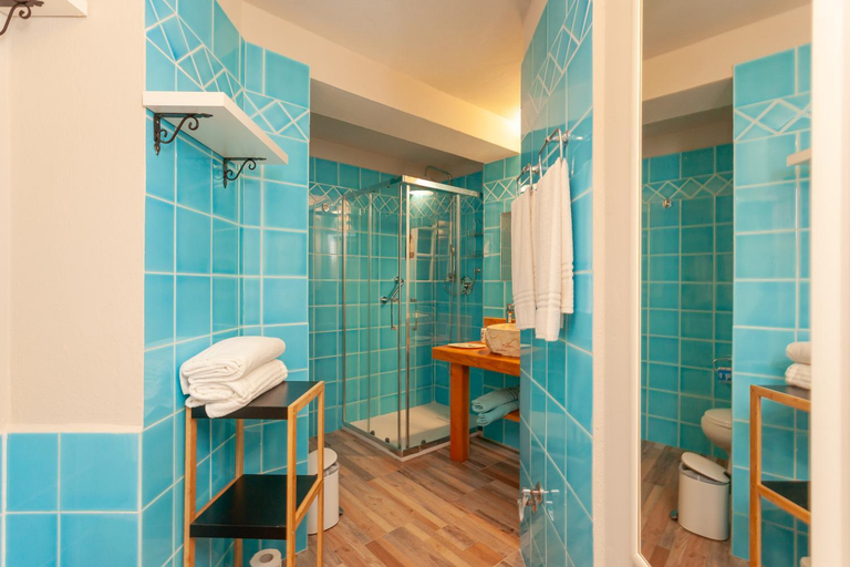 Bathroom 4, Domus Francy, Nuoro
