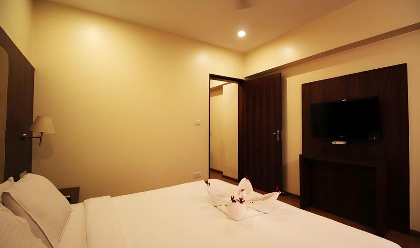 Bedroom 1, Deccan Pavilion, Pune