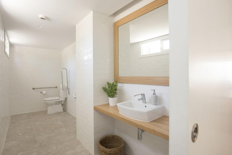 Bathroom, Cabot Hobby Club Apartments, Baleares