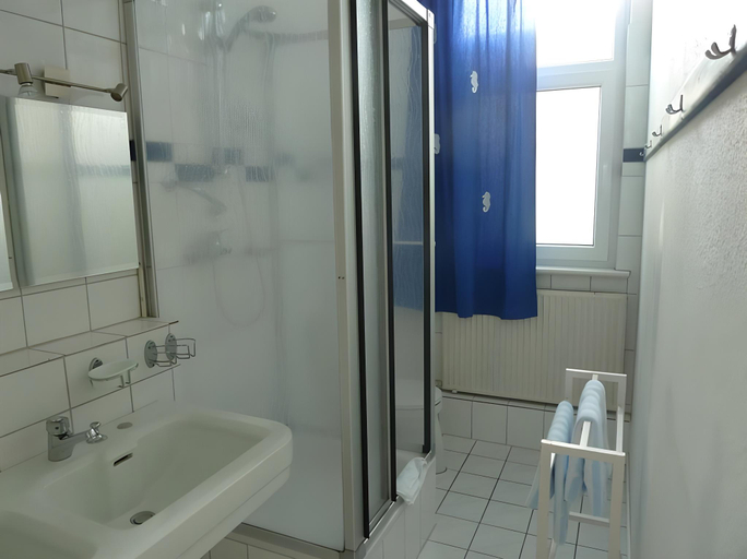 Bathroom 3, Haus Strandburg, Friesland