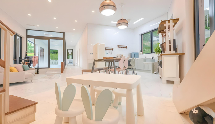 Others 3, Yeosu Pyeongsari 85-7 Kids Pool Villa, Yeosu