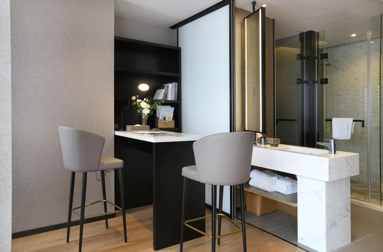 Bathroom 2, Novotel Deqing, Huzhou