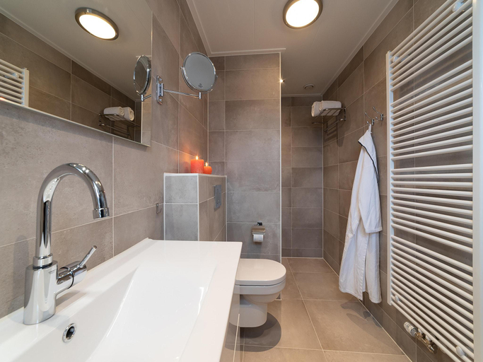 Bathroom 3, Villa in Colijnsplaat near the Sea, Noord-Beveland
