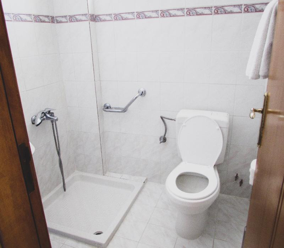 Bathroom 5, Studios Coralli, South Aegean