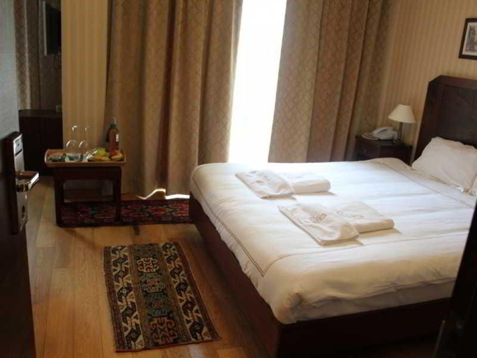 Bedroom 2, Bucoleon by Cheers, Fatih