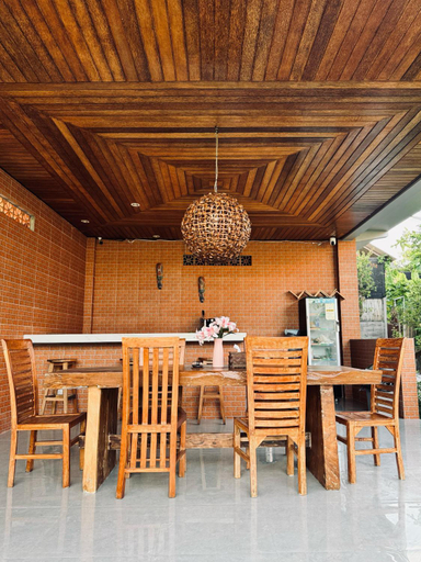 Food & Drinks, Putu Homestay, Badung