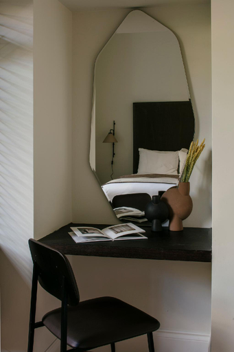 Bedroom 5, 33 Castle Terrace, Edinburgh