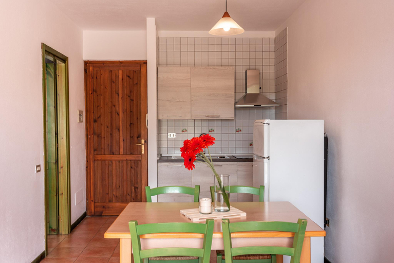 Others 4, Glorious Residence Le Pavoncelle 1 Bedroom sleeps 4 child, Olbia-Tempio