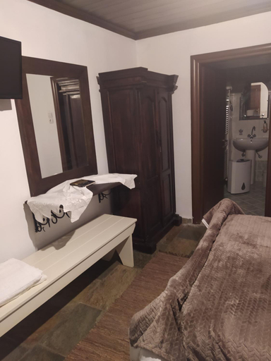 Others 4, Guesthouse Petrino, Thessaly