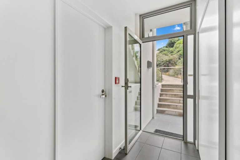 Others 4, Tranquil Modern Studio, Queenstown-Lakes