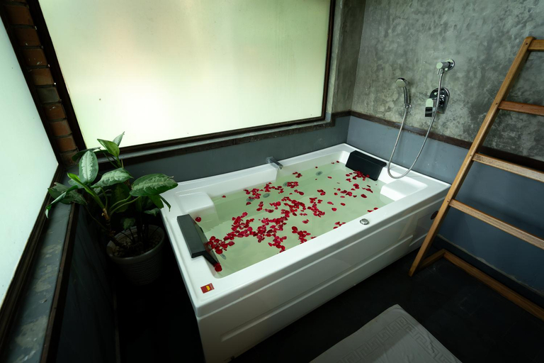 Bathroom 4, Raindrops Resorts Wayanad, Wayanad