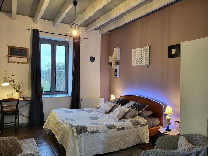 Bedroom 2, Christine Scuflaire, Allier