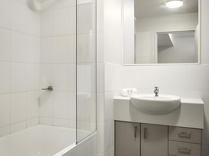 Bathroom 4, Quest Ipswich, Ipswich - Central