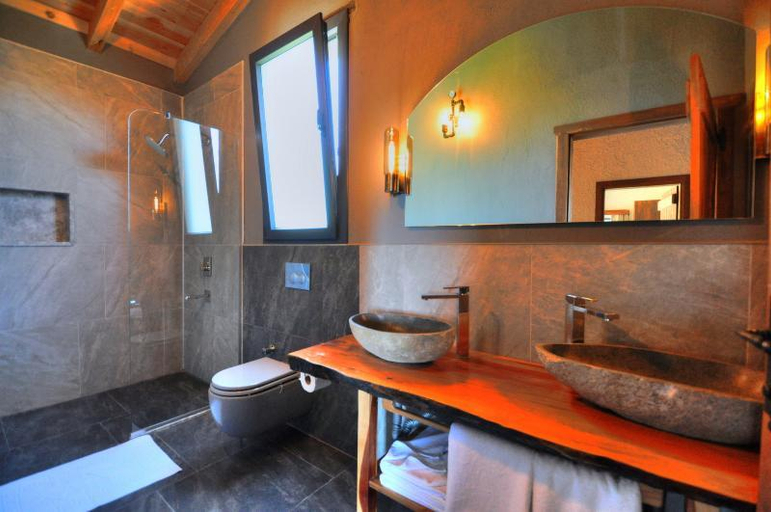 Bathroom, Volans Suites, Fethiye