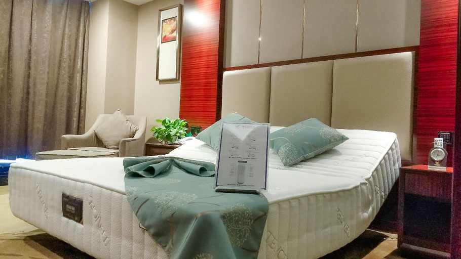 Bedroom 2, Peace International Hotel, Huaihua