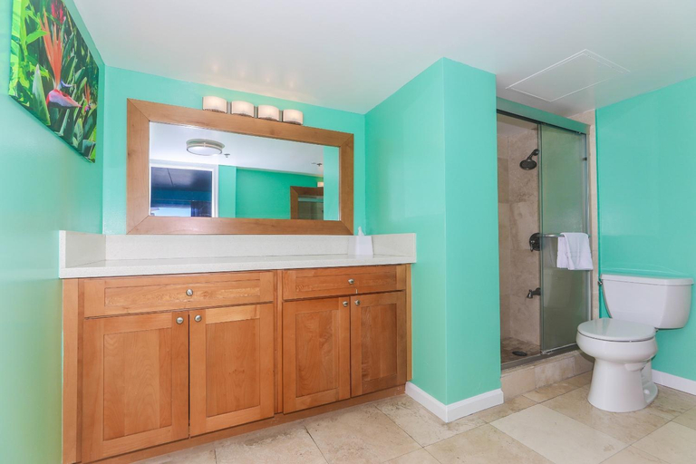 Bathroom 4, Ilikai Tower 1934 Condo with Fully Equipped Kitchen - Great for longer stays!, Honolulu
