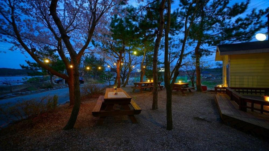 Others 3, Buan bada yeohang pension, Buan