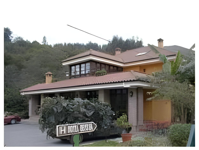 Others 5, Hotel Benzua, Asturias