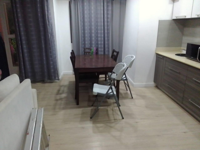 4, 2 Bedroom Apartment With 2 Pools