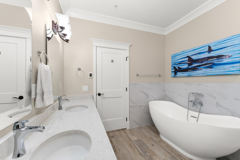 Bathroom 3, SookePoint Ocean Cottage Resort, Capital