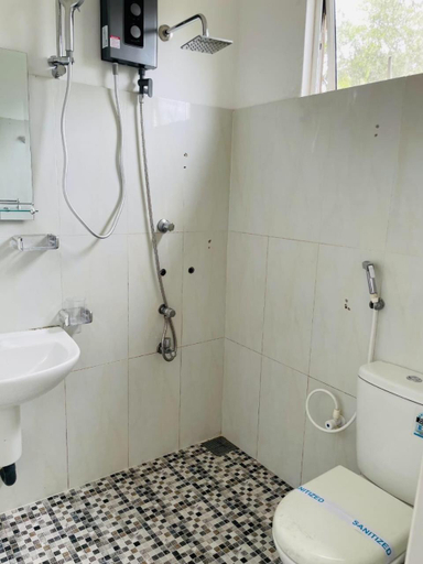 Bathroom 4, Thinaya Lake Resort, N. Palatha East