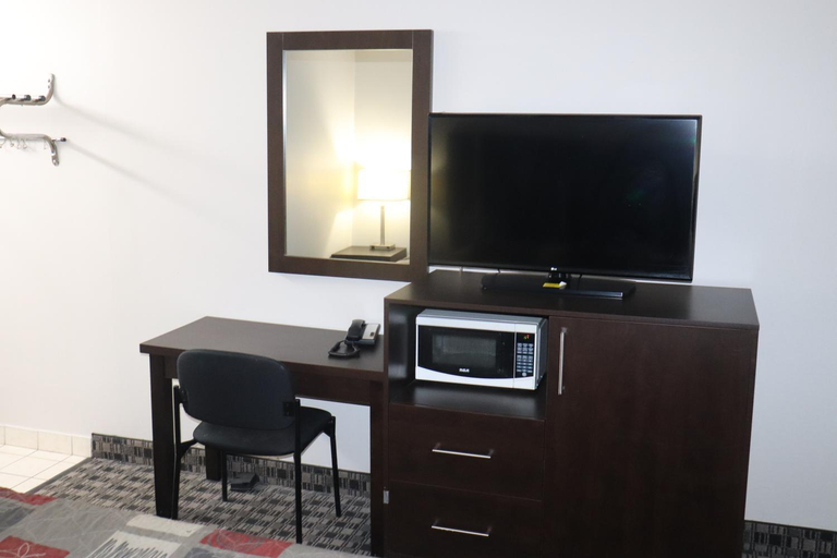 Bedroom 2, Fort York Motel, Peel