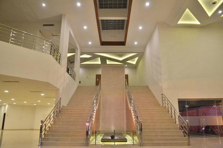 Public Area, Royal Palm Resort, Hisar